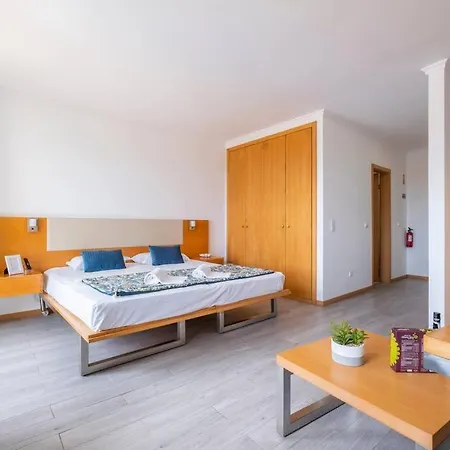 Sarah'S Apartment By Galmi Caniço Buitenkant foto